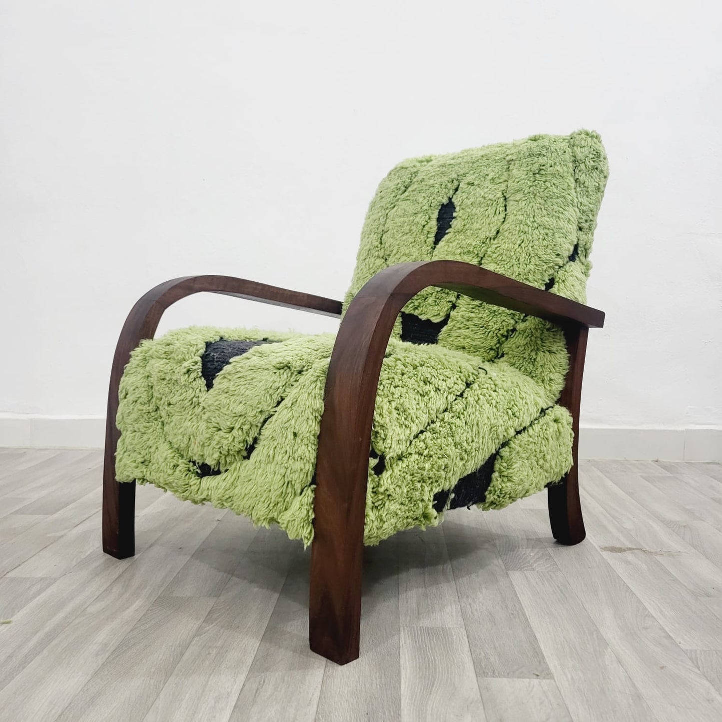 Pasture Vintage Retro Lounge Chair