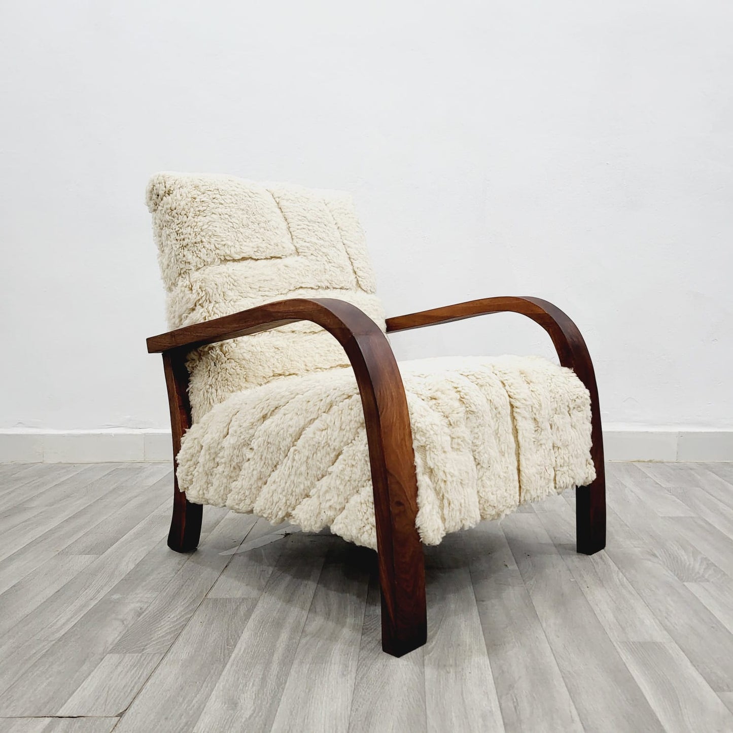 Off White Vintage Retro Lounge Chair