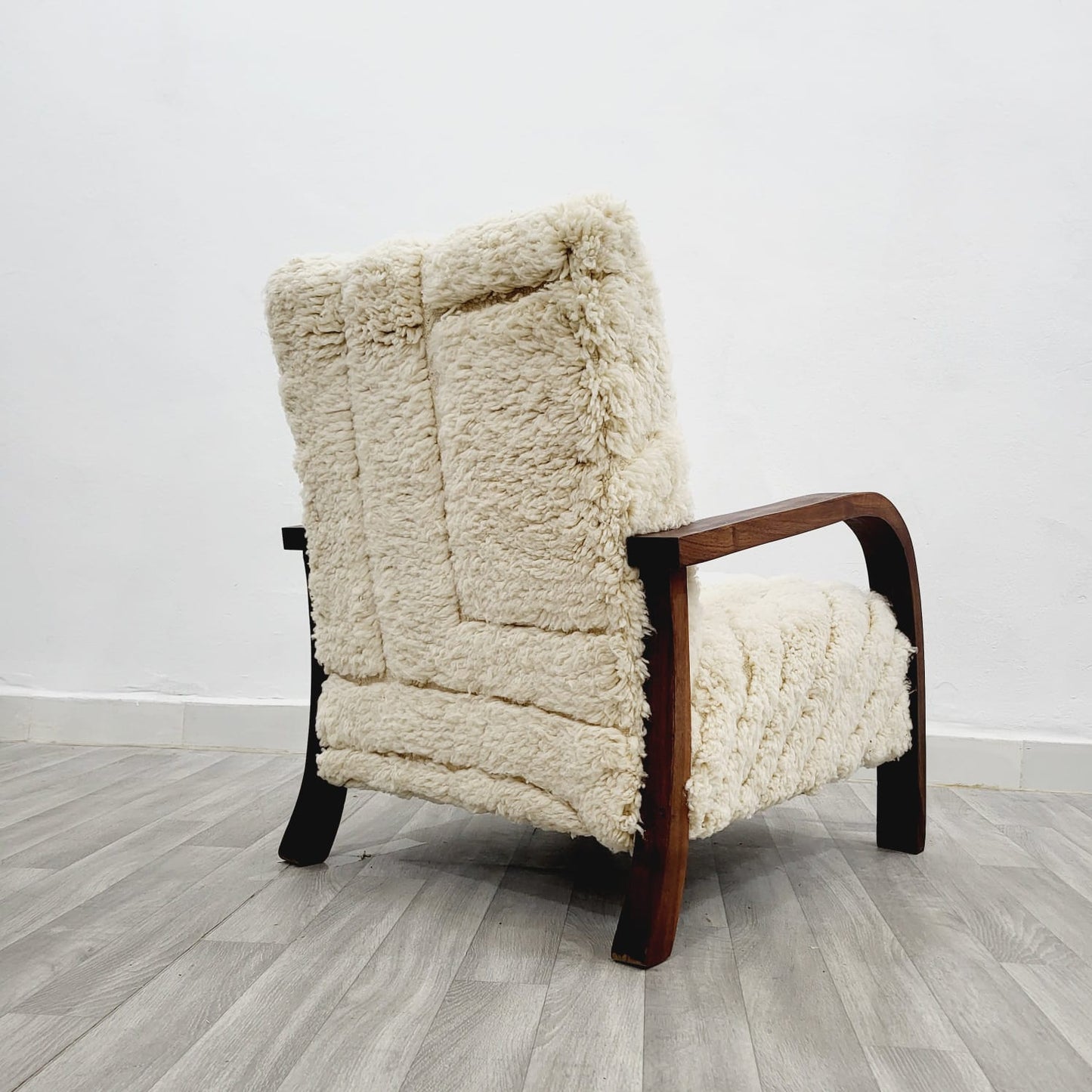 Off White Vintage Retro Lounge Chair