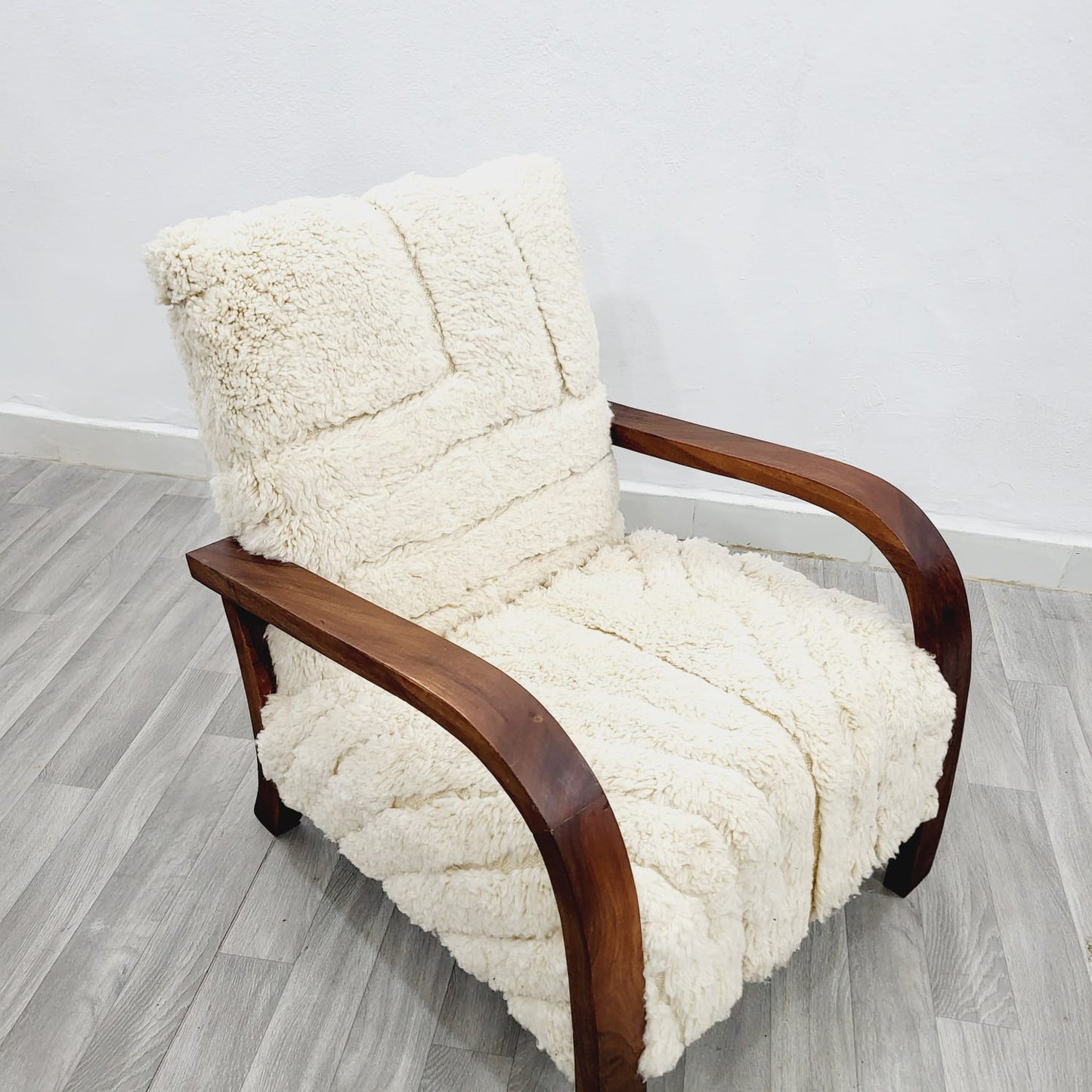 Off White Vintage Retro Lounge Chair