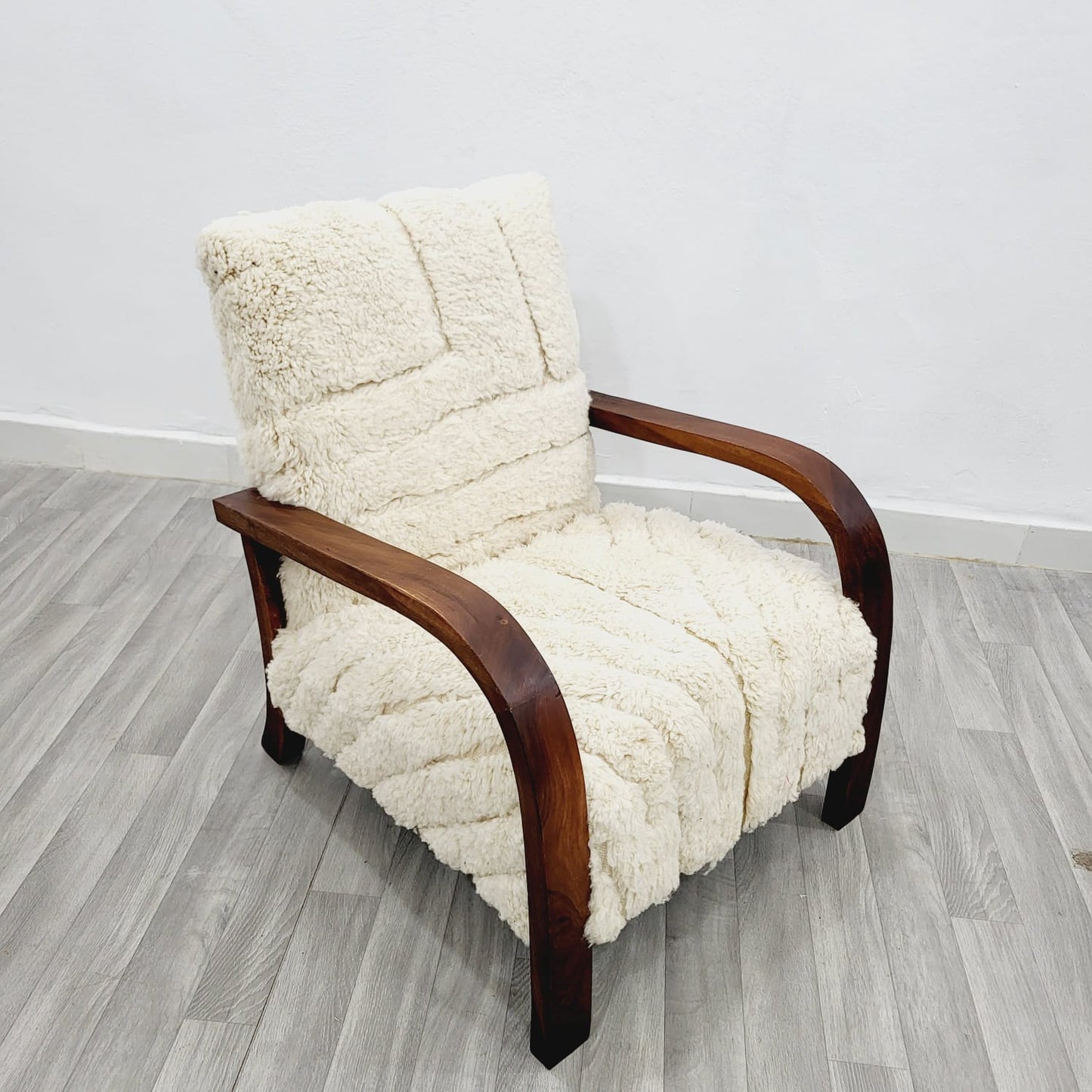 Off White Vintage Retro Lounge Chair