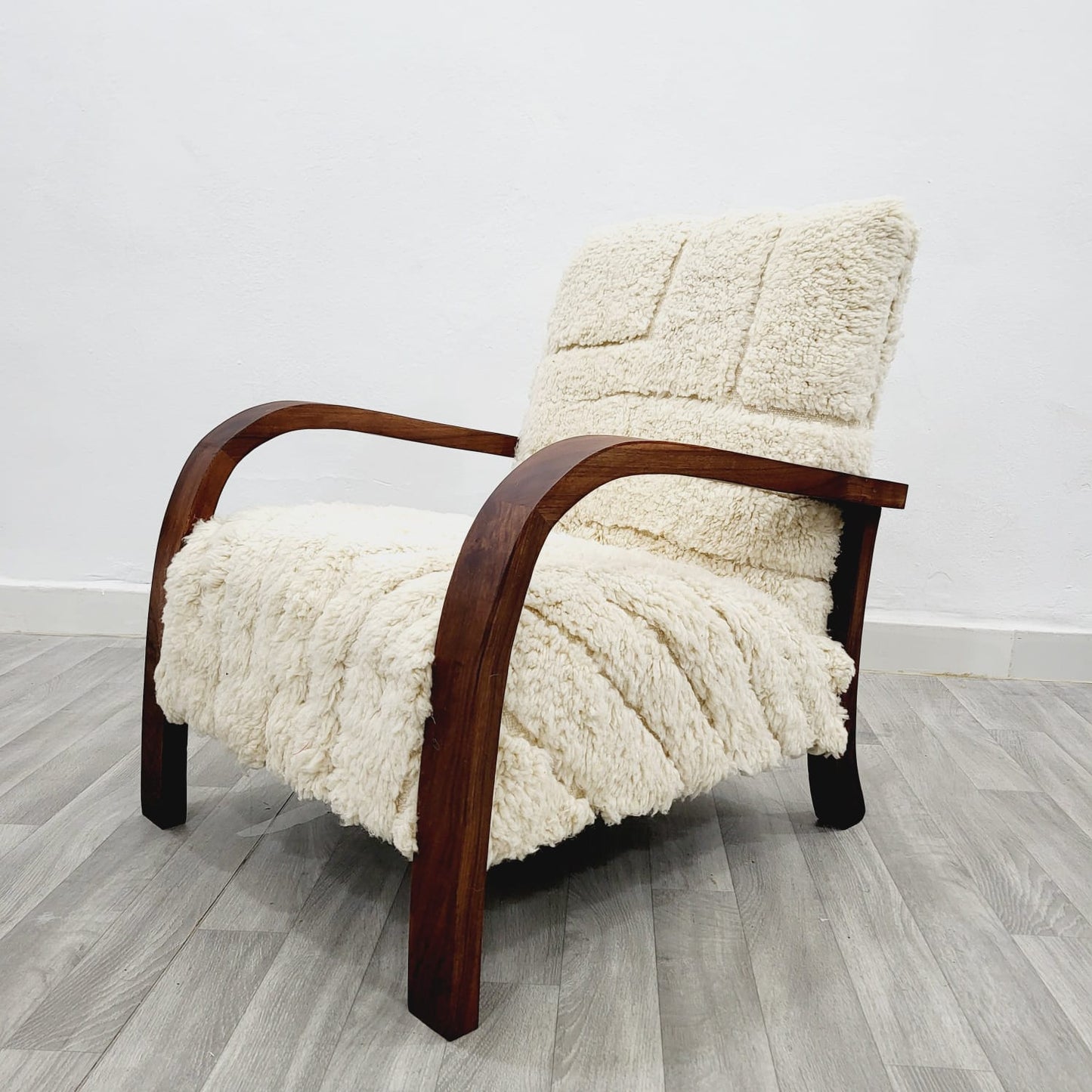 Off White Vintage Retro Lounge Chair