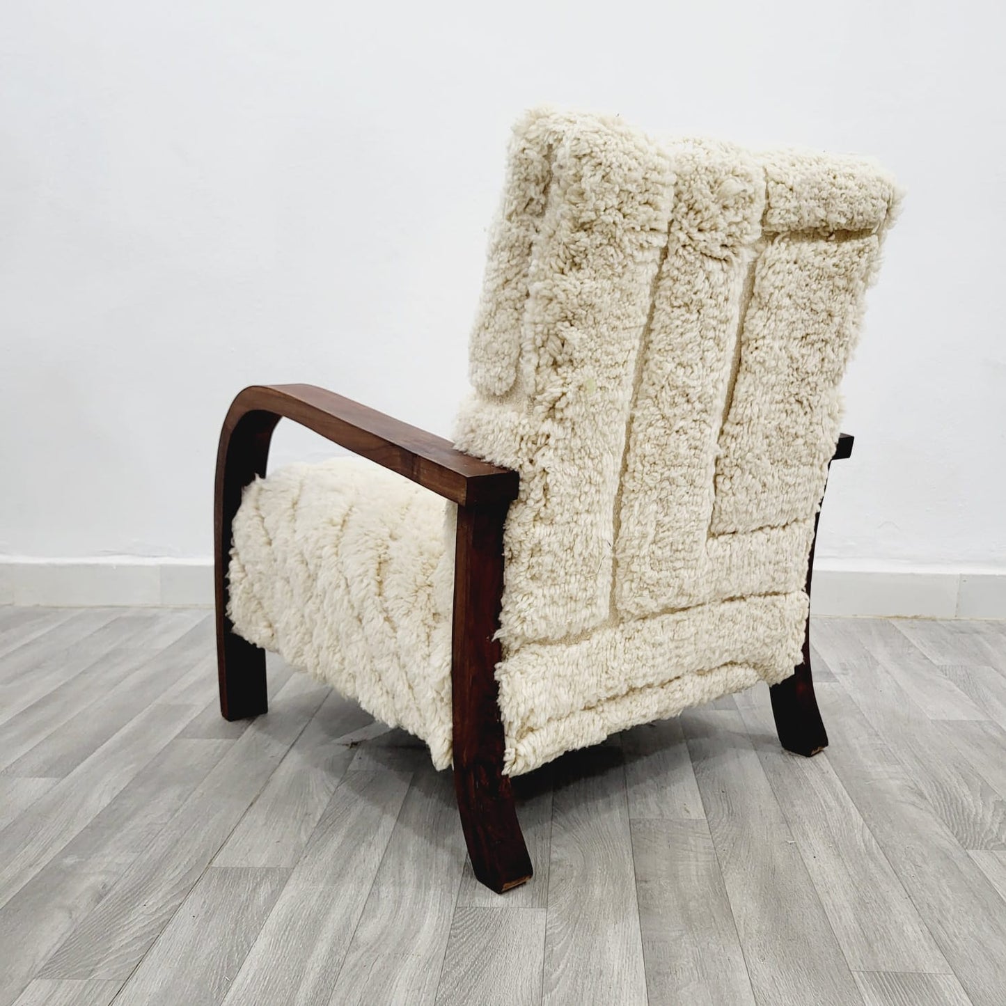 Off White Vintage Retro Lounge Chair