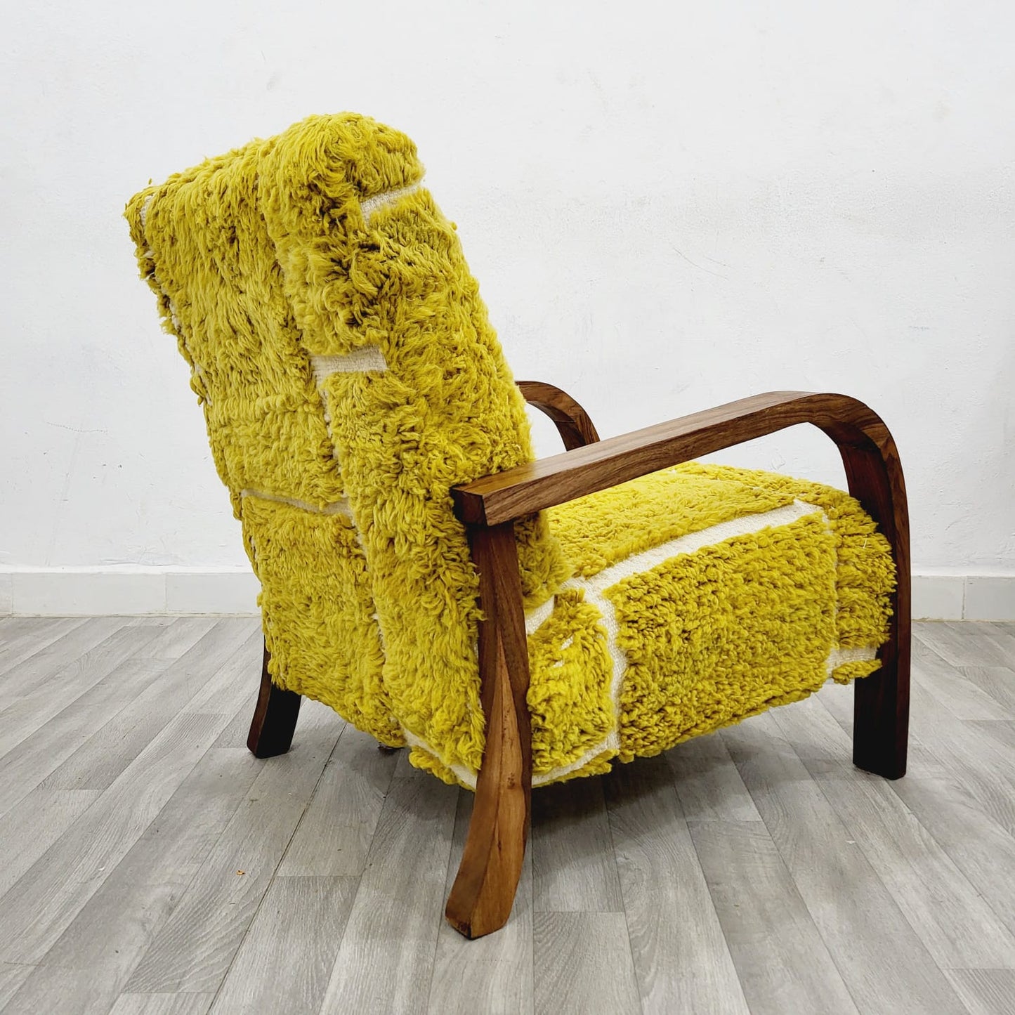 Lemon Vintage Retro Lounge Chair