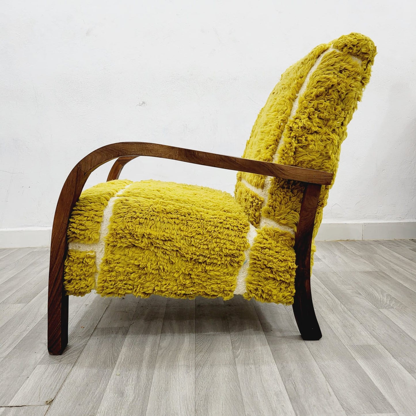 Lemon Vintage Retro Lounge Chair