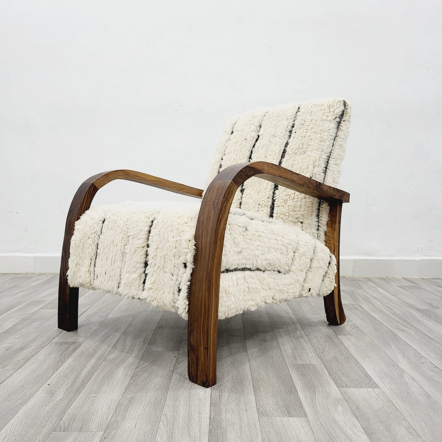 Abstract Lines Vintage Retro Lounge Chair